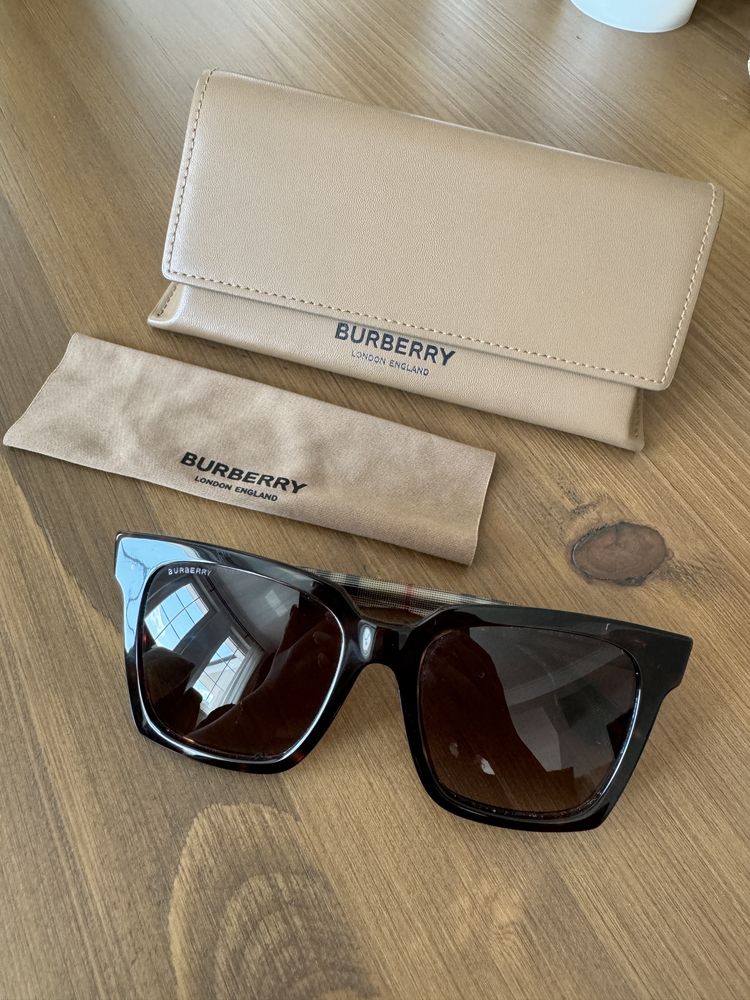 Оригинални слънчеви очила Burberry