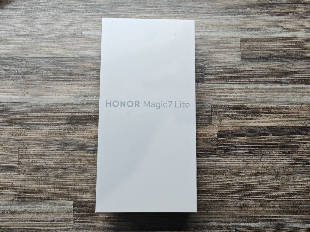Чисто нов Honor Magic7 Lite 5G 8 GB RAM 256 GB