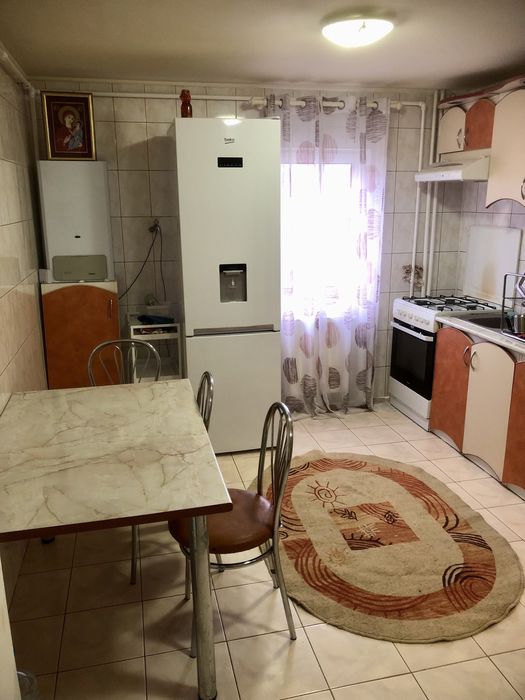 Vand Apartament de patru camere