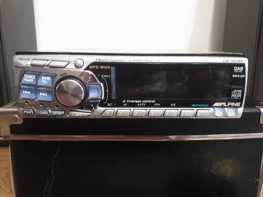 Alpine cda 9812rb Pioneer deh p77mp