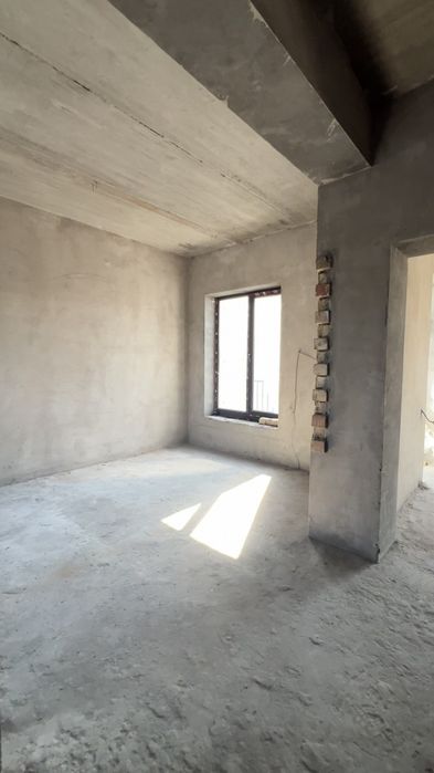 Продаю Мирзо-Улугбекский ул. Амир Темура 2.5 соток