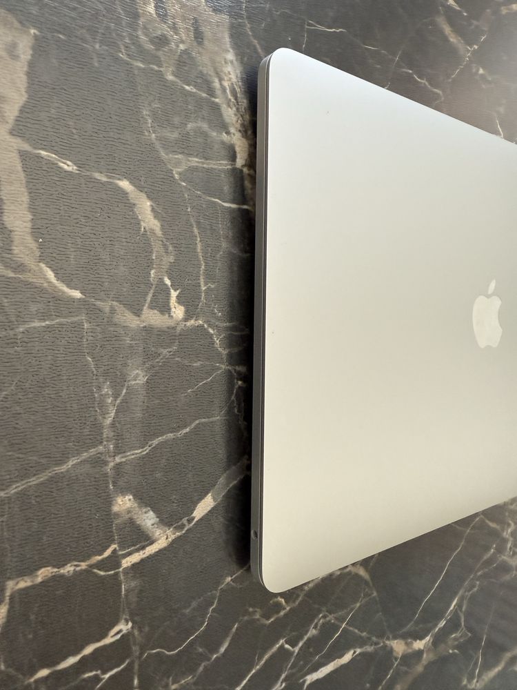MacBook Pro 2017г. Core i5. 16GB. 128GB. Retina.