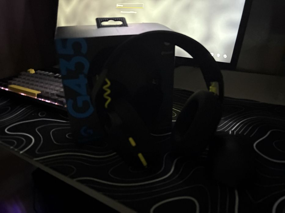 Продам наушники Logitech g435
