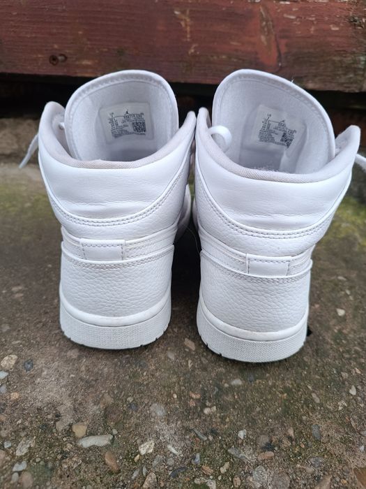 jordan 1 mid triple white 40
