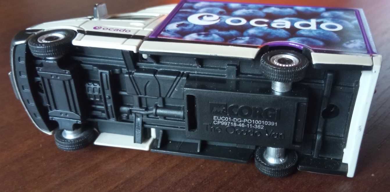 Mercedes Sprinter ”Blueberry” Ocado CORGI 9.5cm Die Cast