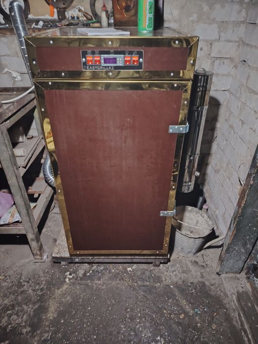 Продам профессиональный коптильный шкаф