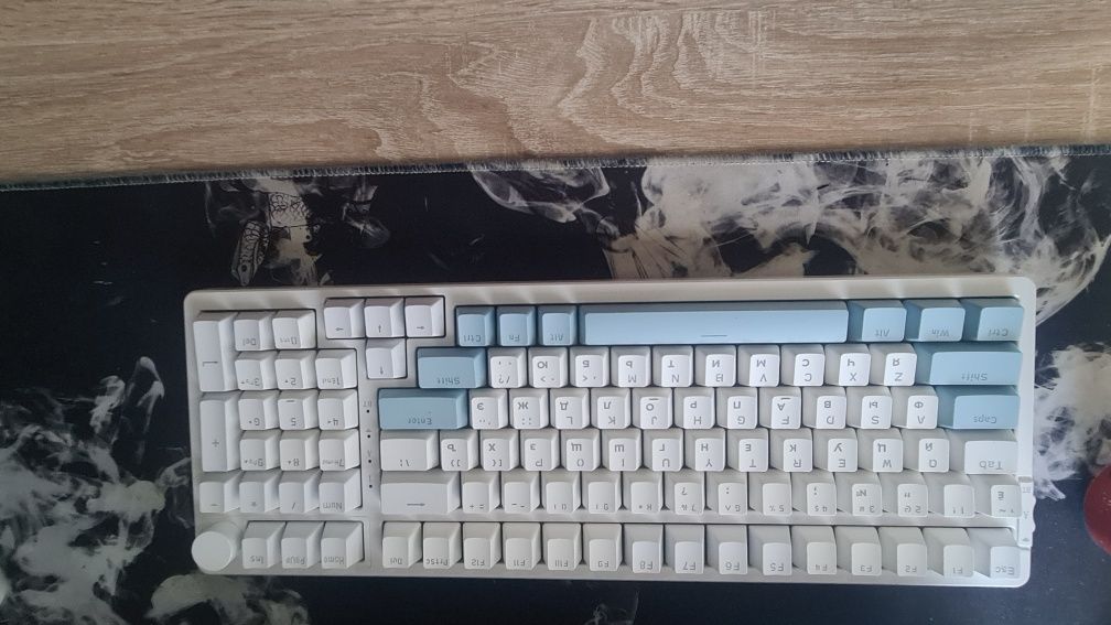 Продам клавиатуру