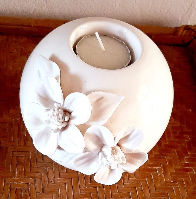 Оригинални  свещници ,-нови и оригинална ,нова чантичка