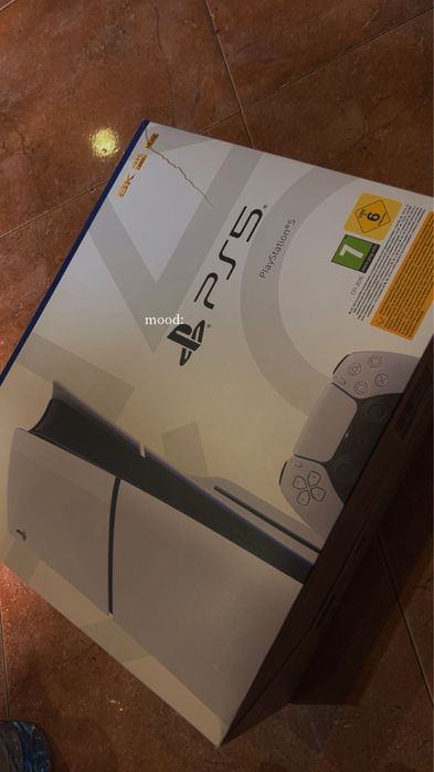 Vand PlayStation 5 in stare foarte buna