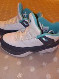 Jordan Max Aura 36,5