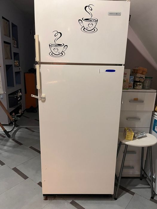 Широк хладилник ВЕКО 420л обем