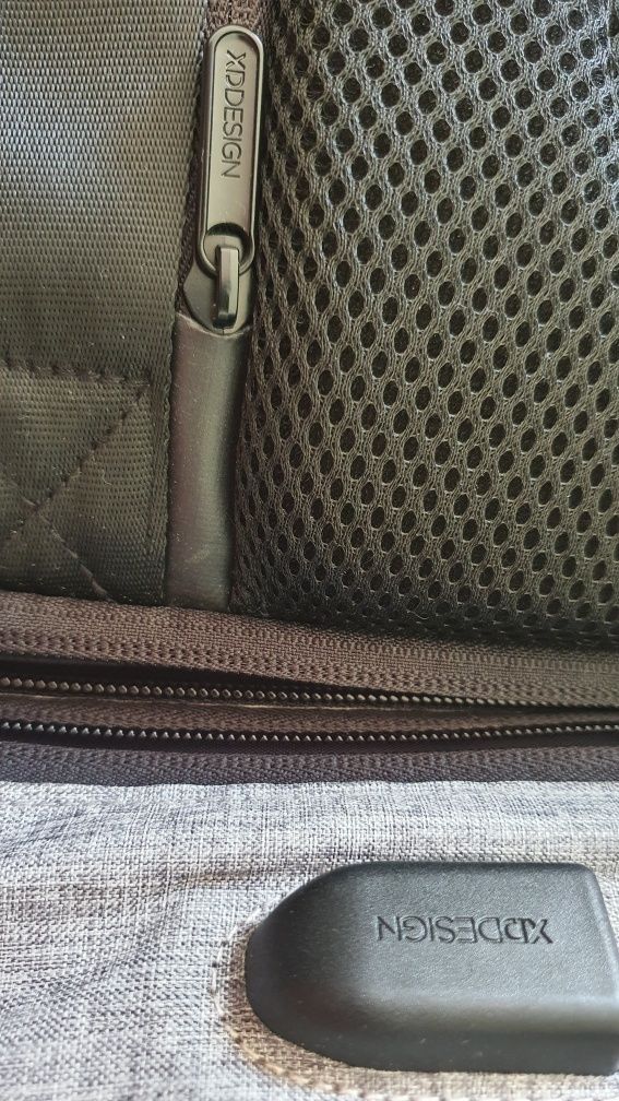 XD Design Rucsac antifurt laptop Bobby Hero Regular Gri Curier OLX