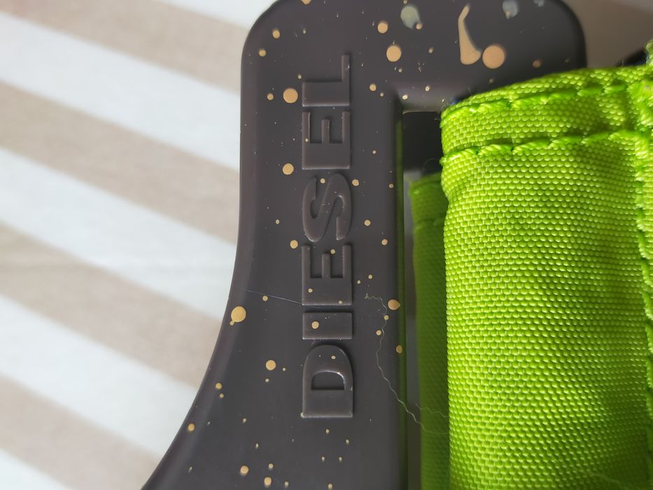 Vând geantă DIESEL mărime mică