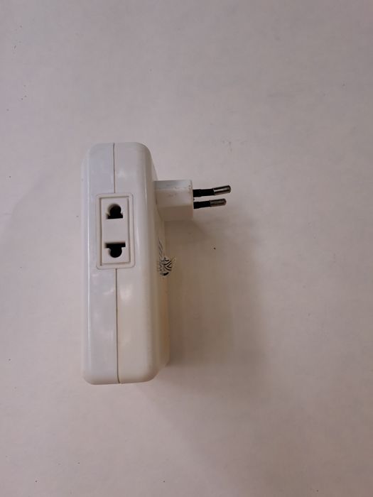 Aparat împotriva insectelor si dăunătorilor