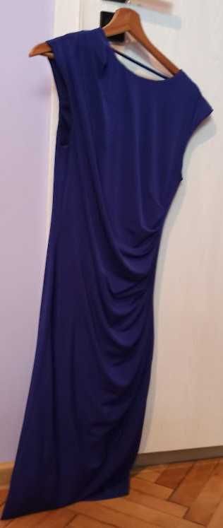 лилава рокля по тялото