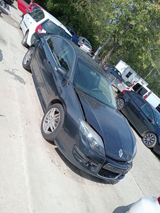 Dezmembrez Renault Laguna 3  2.0dci cod motor M9RP8