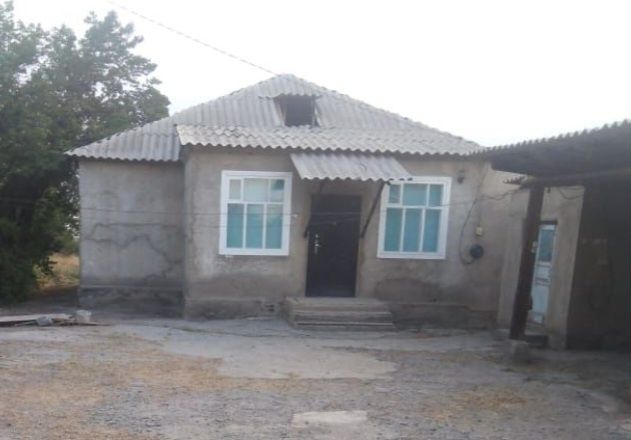 Срочно продам большой дом с большим участком.