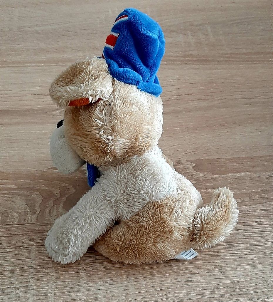 Плюшени играчки и музикални играчки за количка,легло в отличен вид
