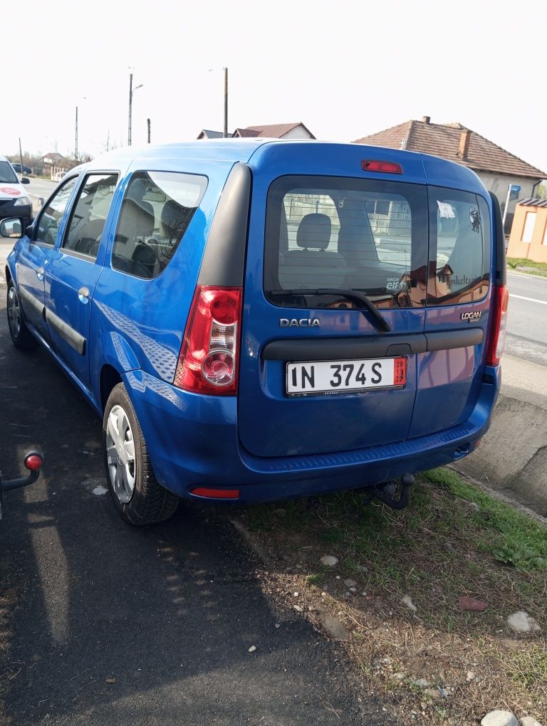 Vind Dacia Logan 1.4 benzina.An fabricație 2010