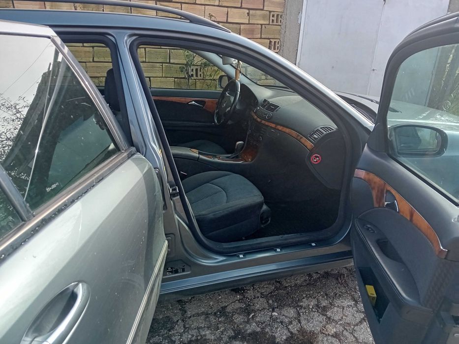 Mercedes-Benz Е220 причина за продажбата е купуването на нов автомобил