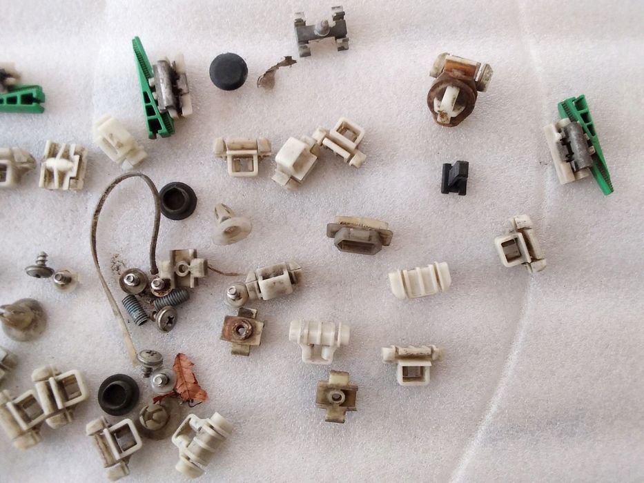 Щипки,емблема и др. за Мерцедес W124, Mercedes