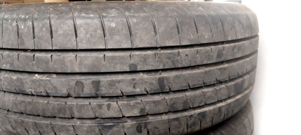 Anvelope 235/60/18 Goodyear Eagle F1 aproape noi