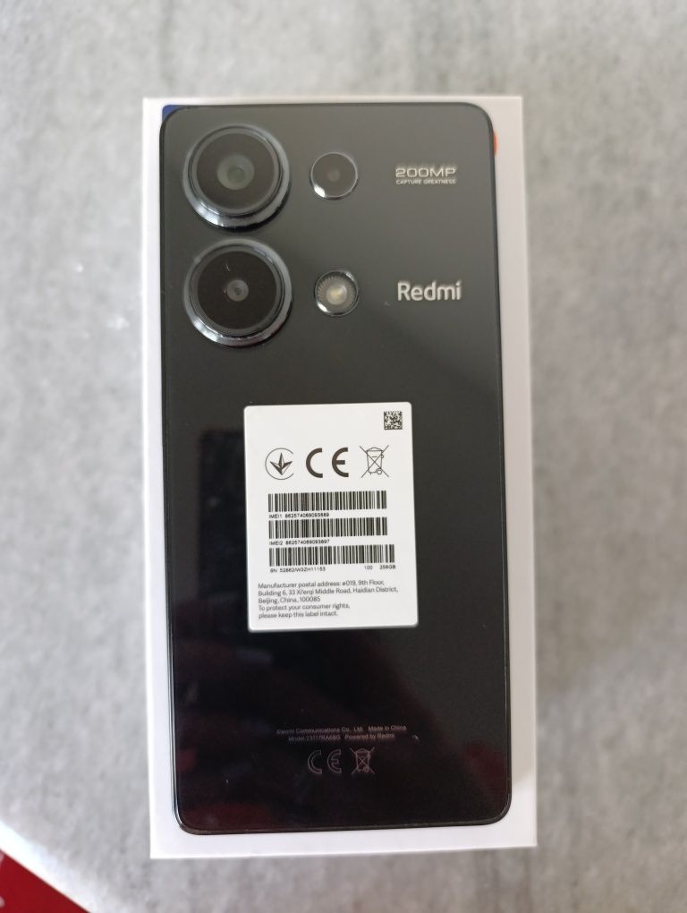 Redmi note 13 pro 8gb ram  256gb rom holati zur aybi yuq