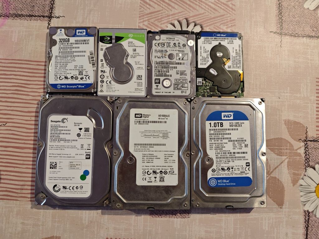 Hdduri
Hdd 1 TB 2.5 300 lei (WD BLUE)
Hdd 500