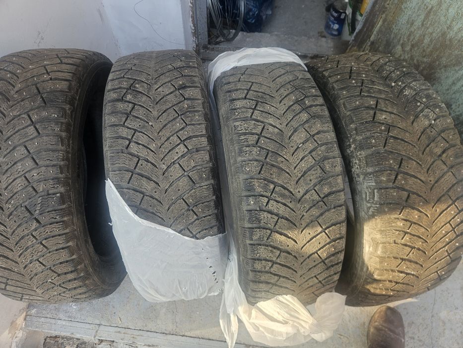 Продам резину б/у 215×55×18