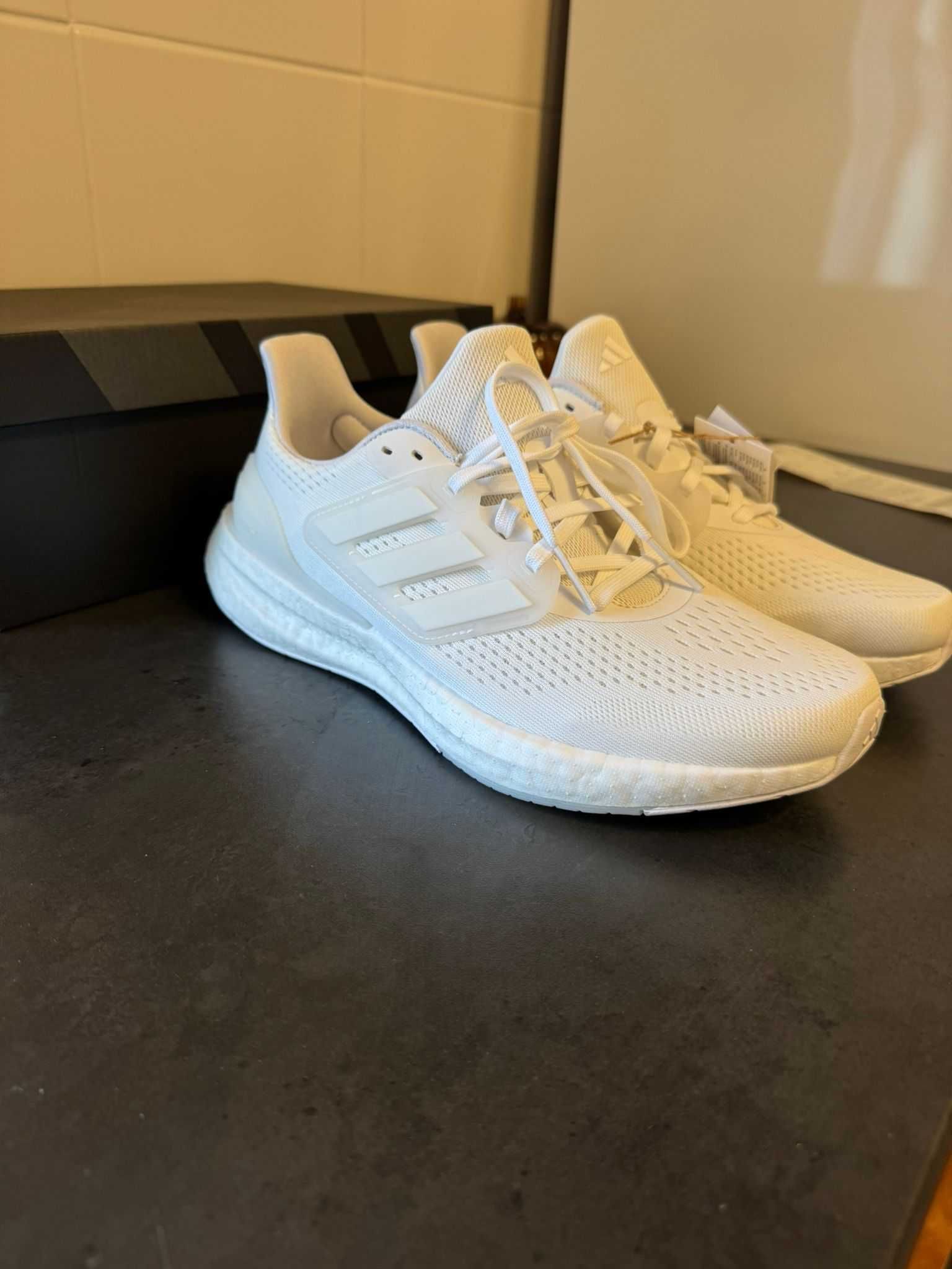 Adidas PureBoost 23 marime 42 2/3 NOU cu eticheta si factura