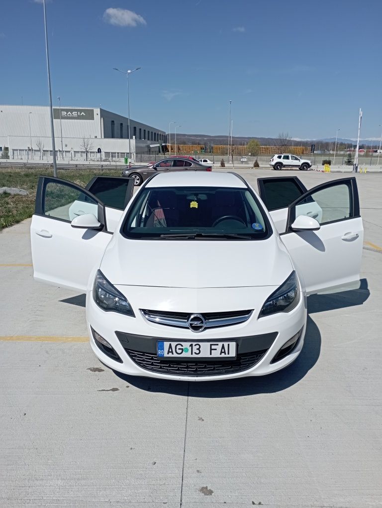 Vând Opel Astra j break