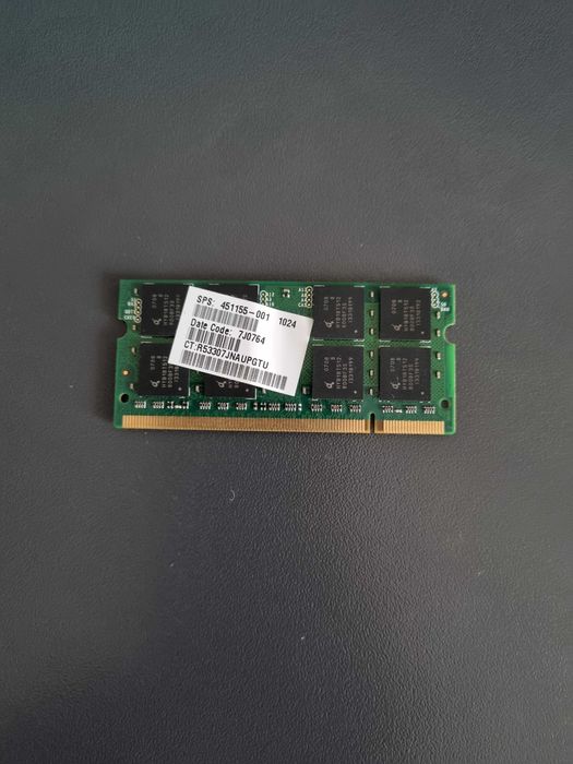 Memorie RAM 4GB-1GB