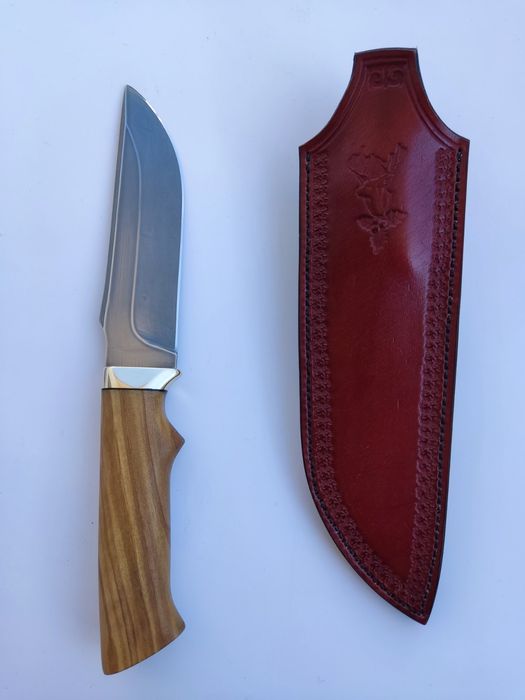 Ръчно изработен нож с кания