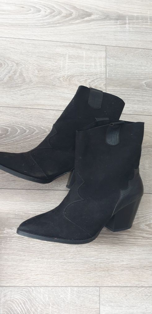 Botine noi velur