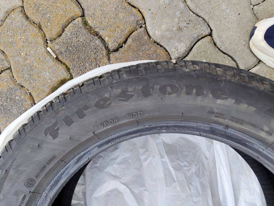 Vand cauciucuri iarna 215/55/17 98 V an 2024