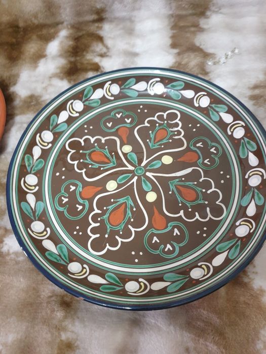 Продаю два блюда и ляганы.