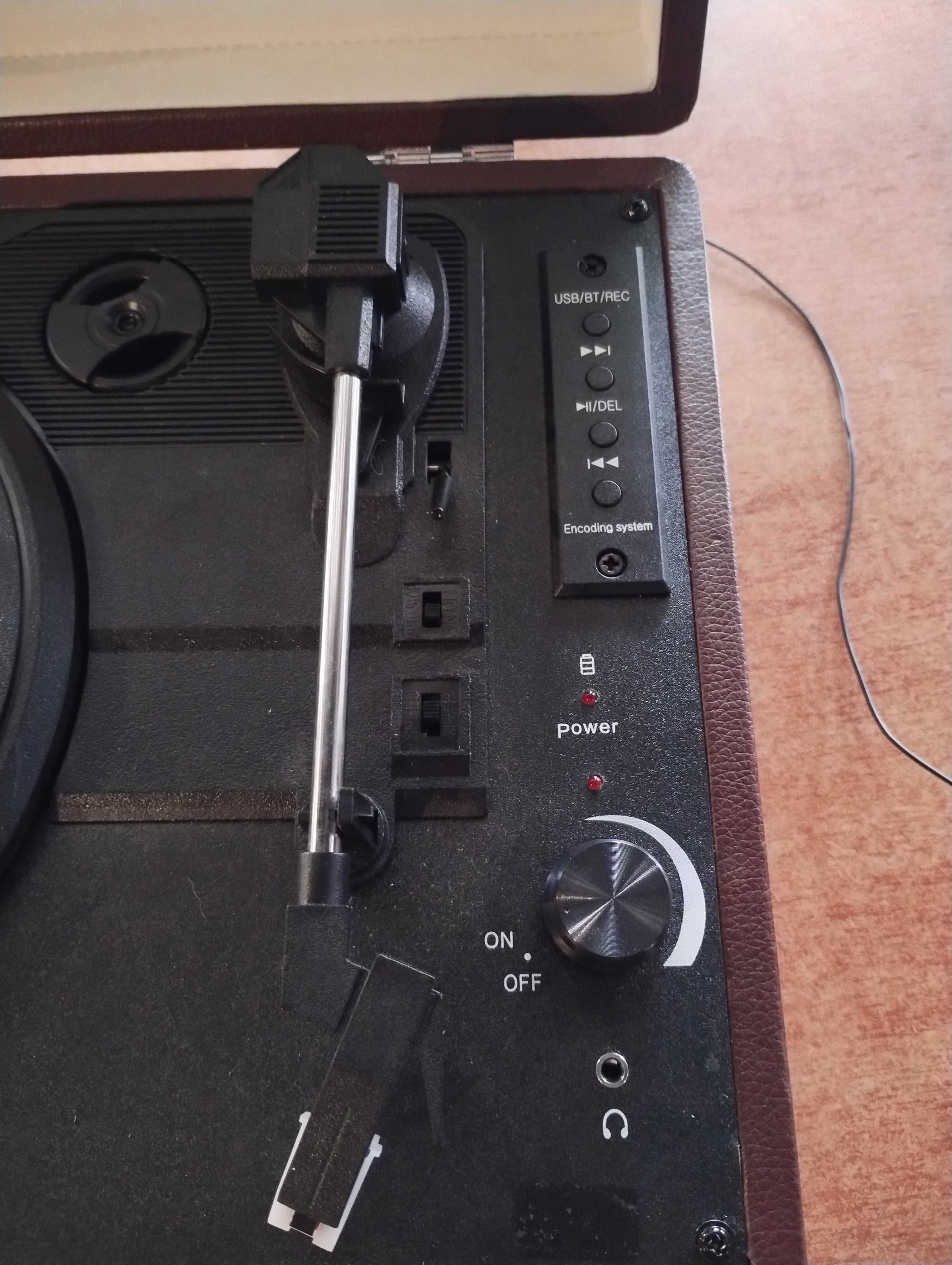Грамофон, Bluetooth 33/45/78 RPM,запис от винил към MP3,,USB 3.5мм