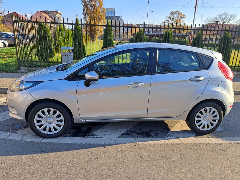 Vând Ford Fiesta