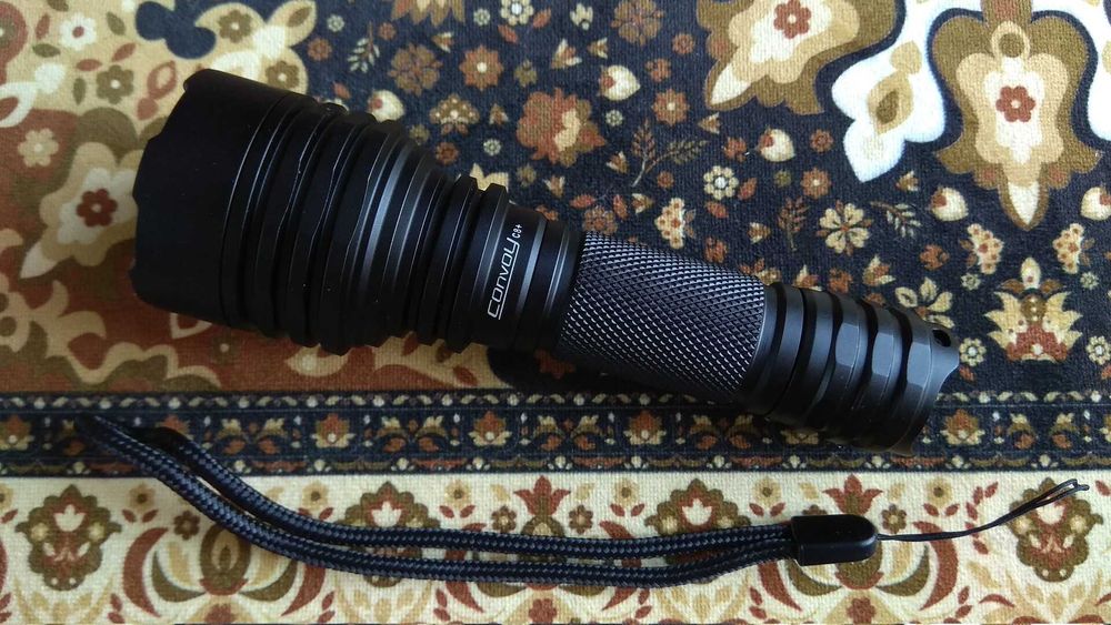 Дальнобойный фонарь Convoy С8+ SST20 2700K ручной фонарик 18650