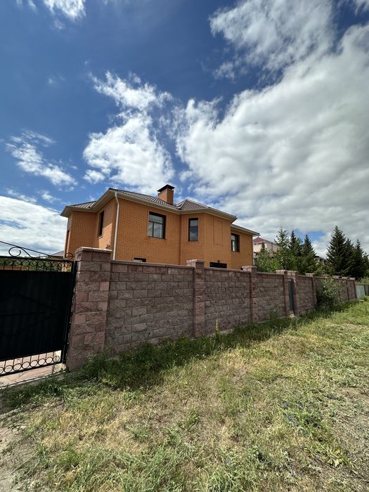 Двухэтажный коттедж Бурабай