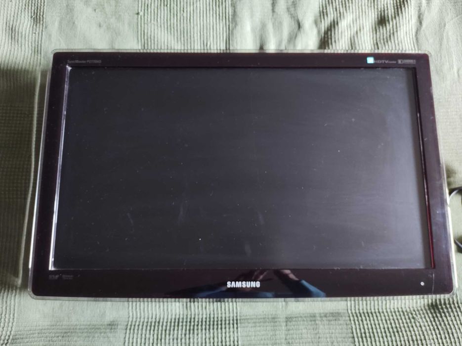 Samsung SyncMaster P2770HD – 27'' Full HD монитор – с монтаж за стена