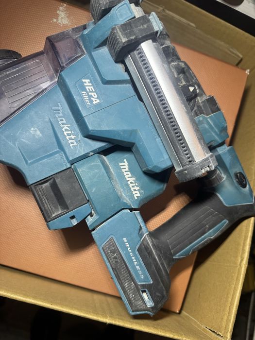 Rotopercutor Makita , cu aspirator