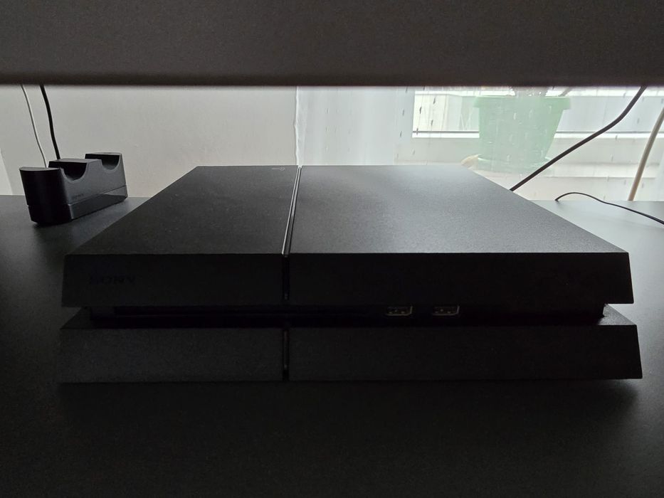 Consola PS4 + accesorii