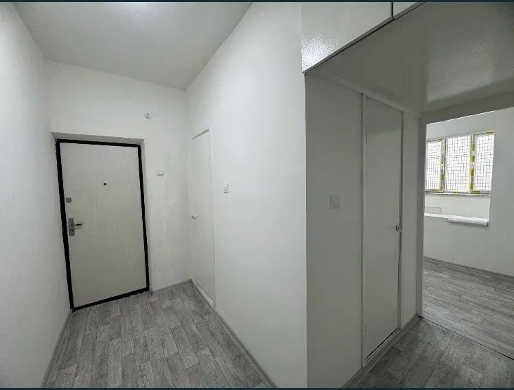1 ком. (1/4/5) квартира, 45 м², с бал. 2х6! М-в Дустлик 1 (Сергели)