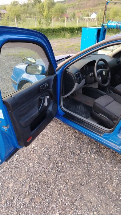 Vând VW Golf 4 , anul 2000