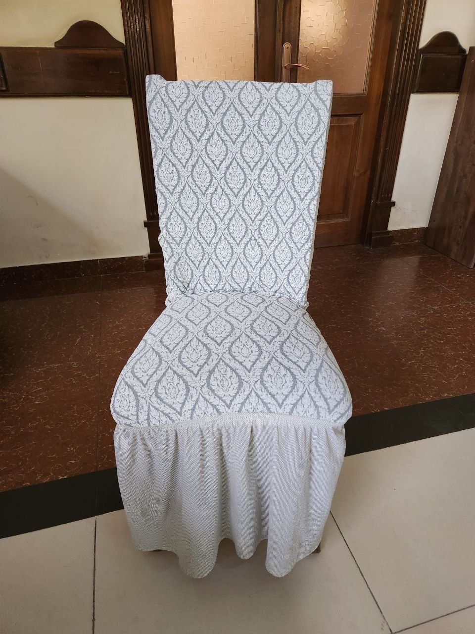 Срочно продаётся Стулья по 100тиш дог имеется
