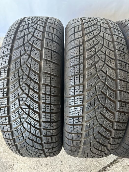 235/65/17 GoodYear dot21