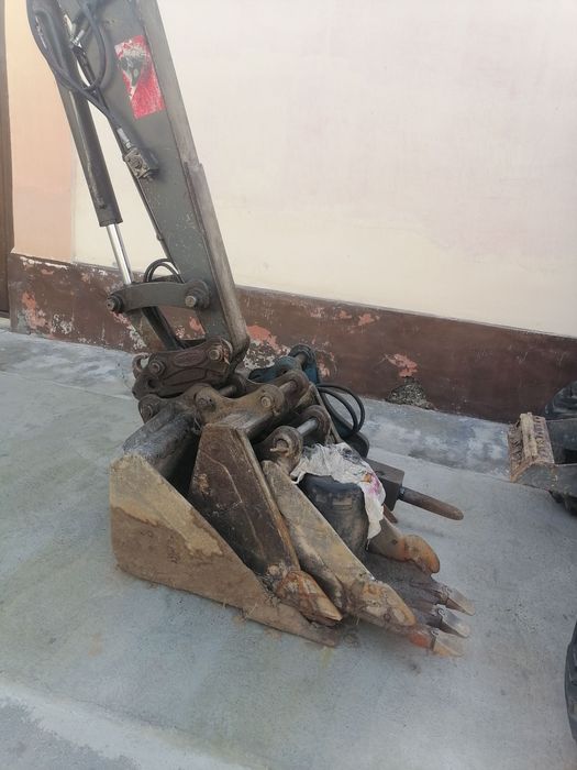 VOLVO 2002 йил сотилади