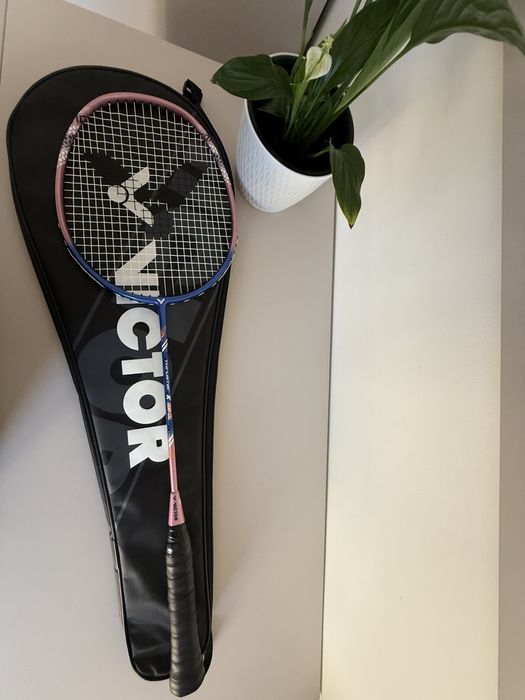 Ракетка для бадминтона