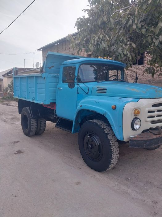 Zil 4502 sotiladi